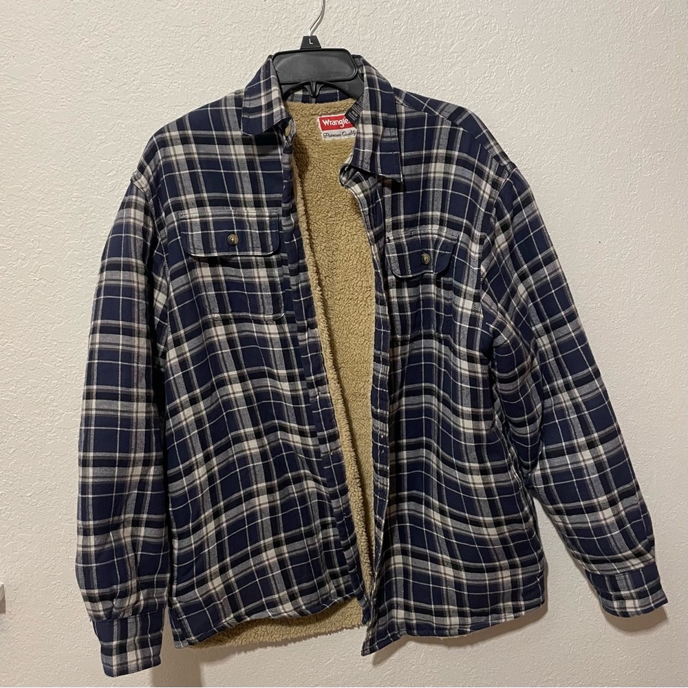 Men’s Wrangler Plaid Long Sleeve Shacket W/ Sherpa Lining Size M Blue